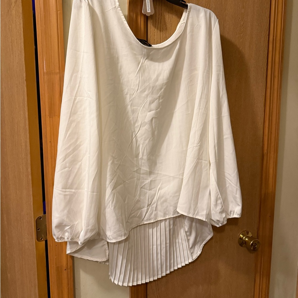 Pleated-Back Cream Long-Sleeve Blouse